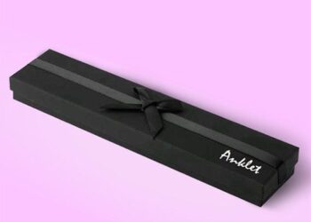 Minimalist Anklets That Go with Every Outfit