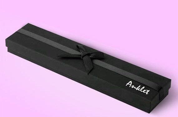 Minimalist Anklets That Go with Every Outfit